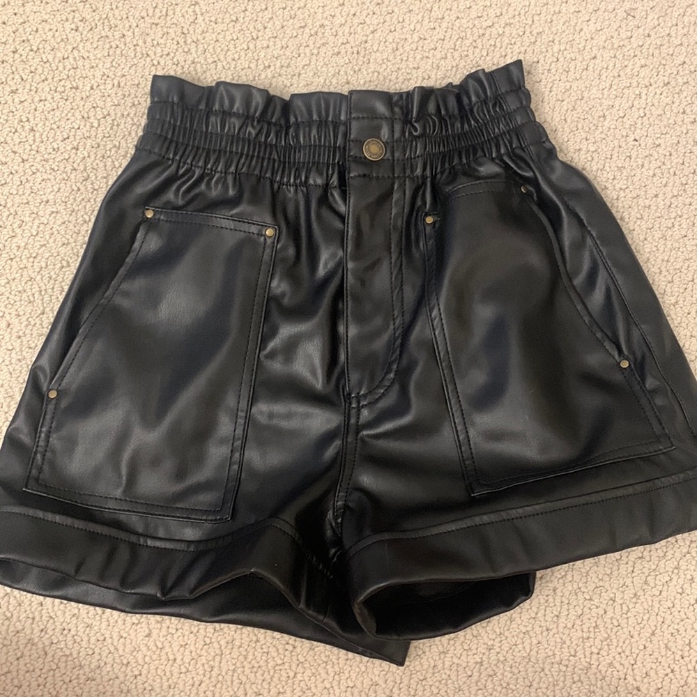 ZARA FAUX LEATHER SHORTS!